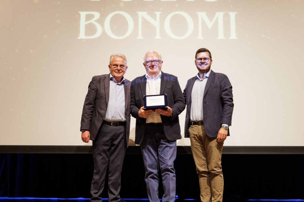 Premio Economia e Impresa - Renato e Fausto Bonomi, Pressi